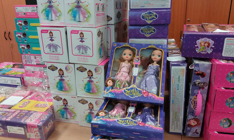 2019-11-12-1258HRAČKY 7 .jpg